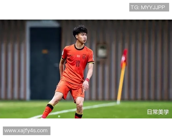 球星观看中国足球比赛直播感受深刻 专家解析赛事发展新机遇